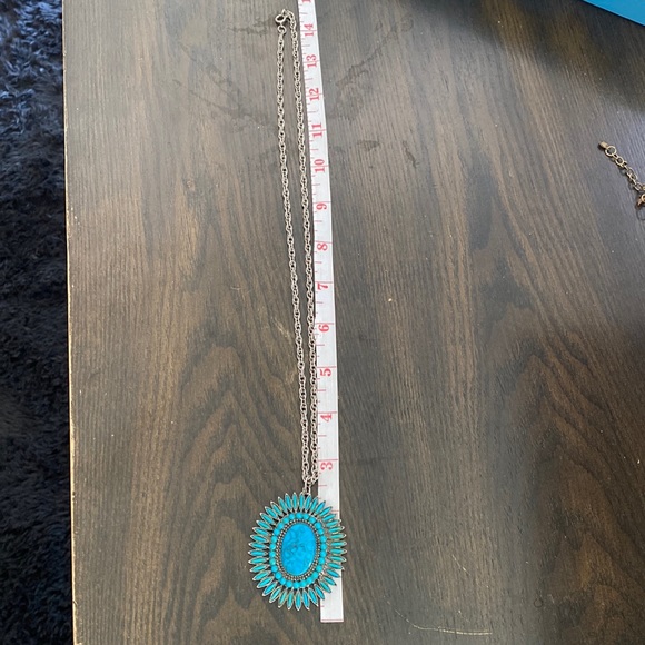 Bohemian style necklace with turquoise color pendant - Picture 3 of 4